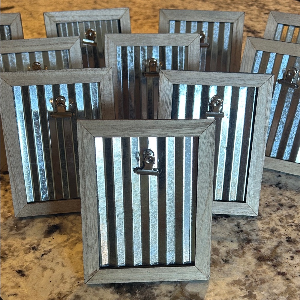 Silver and Gray Clip Frame Set